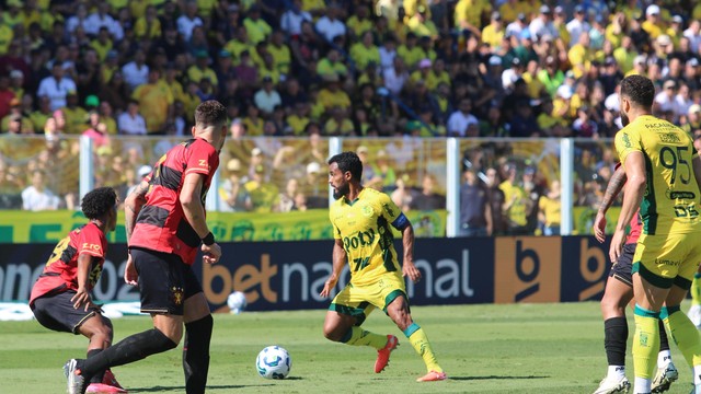 Danielzinho em jogo do Mirassol e Sport pelo Brasileirão