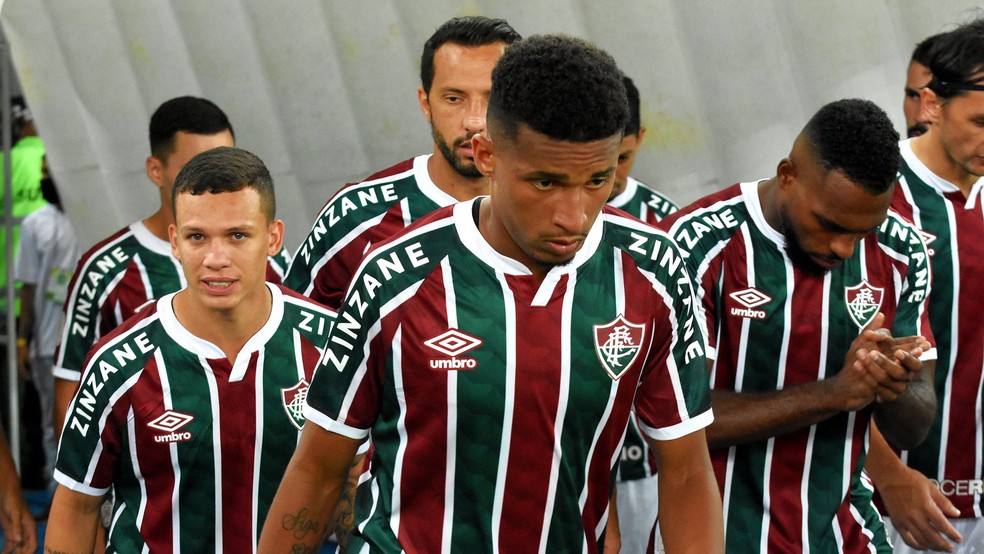 Marcos Paulo e Calegari entrando em campo pelo Fluminense — Foto: Mailson Santana / FFC