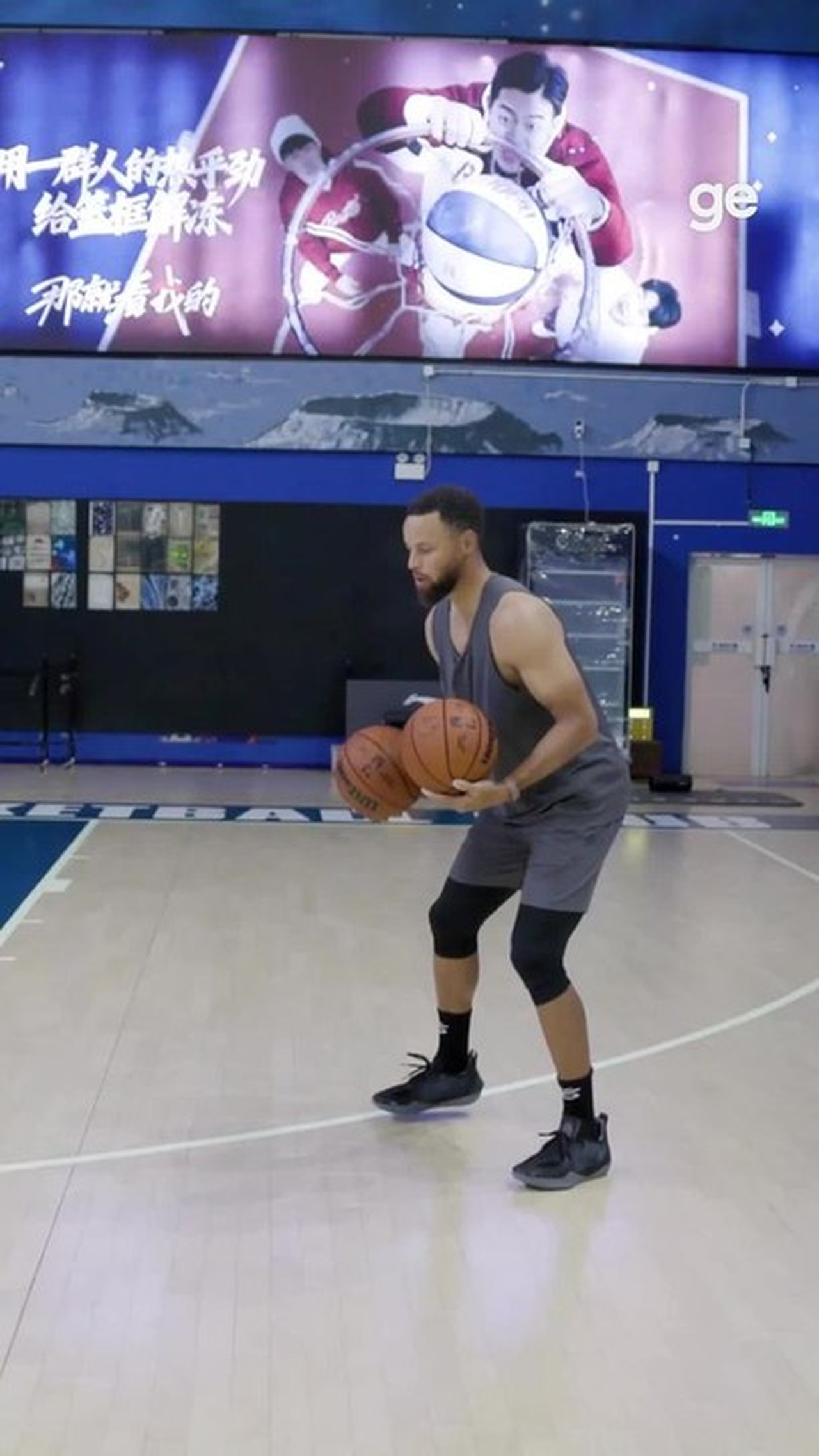 Stephen Curry impressiona ao fazer malabarismo com bolas de basquete; vídeo
