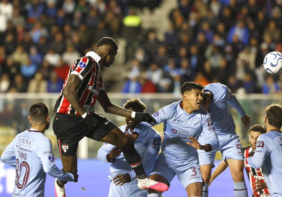 São Paulo empata com Bolívar e decide vaga em casa na Sul-Americana
