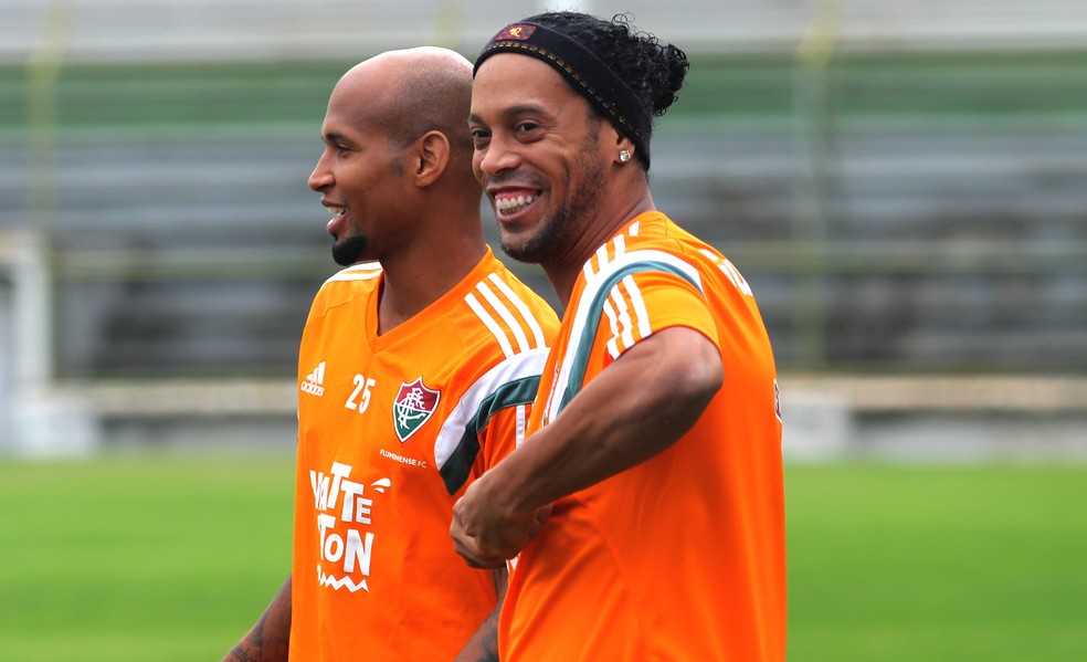 Wellington Silva e Ronaldinho Gaúcho no Fluminense — Foto: Nelson Perez / Fluminense