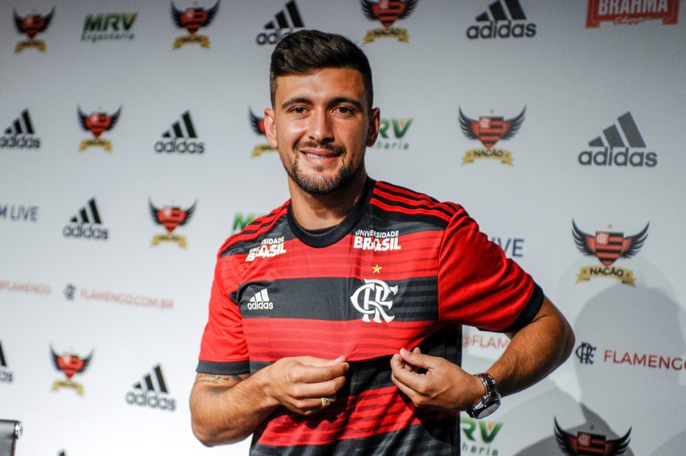 Arrascaeta em sua apresentação no Flamengo — Foto: Marcelo Cortes / Flamengo