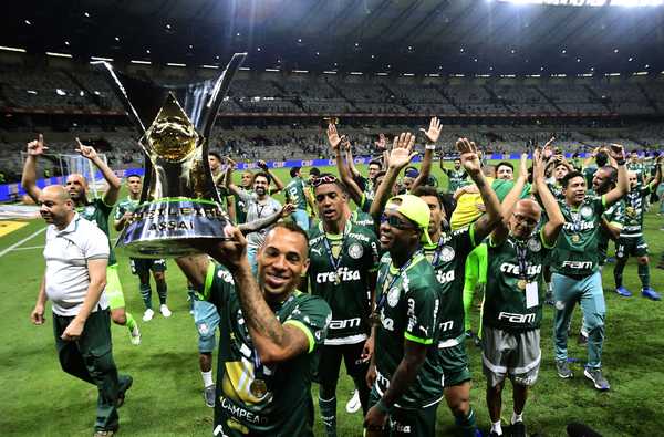 Palmeiras retorna ao estádio da glória para disputar a Supercopa novamente.