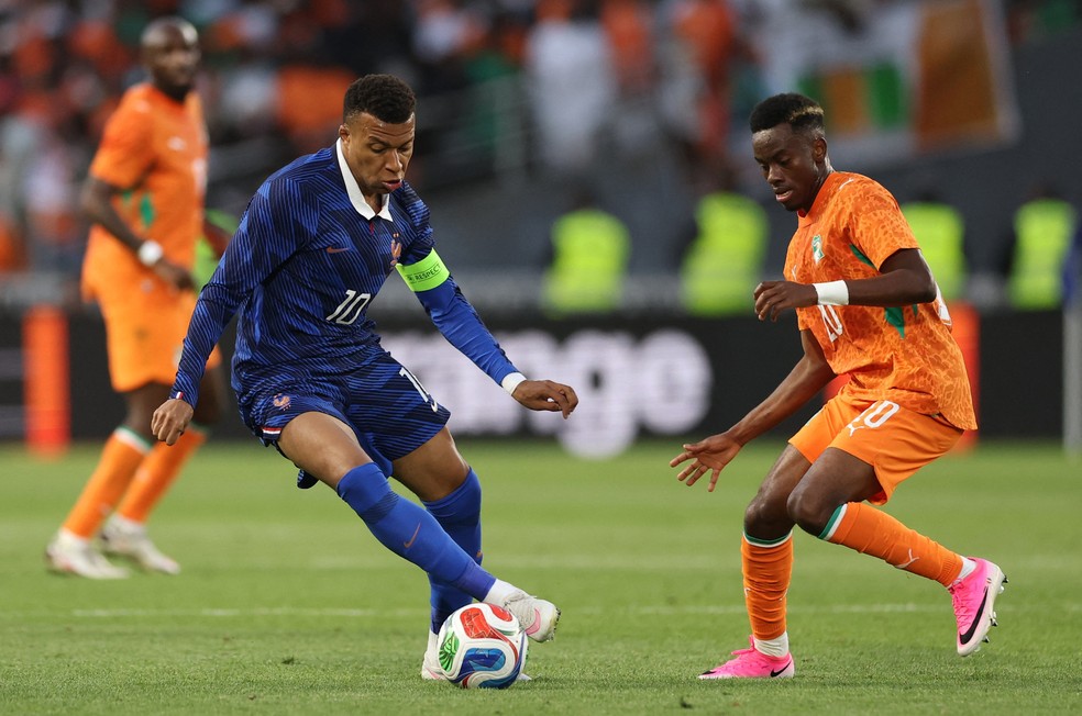 Mbappé em amistoso entre França e Costa do Marfim — Foto: REUTERS/Gonzalo Fuentes