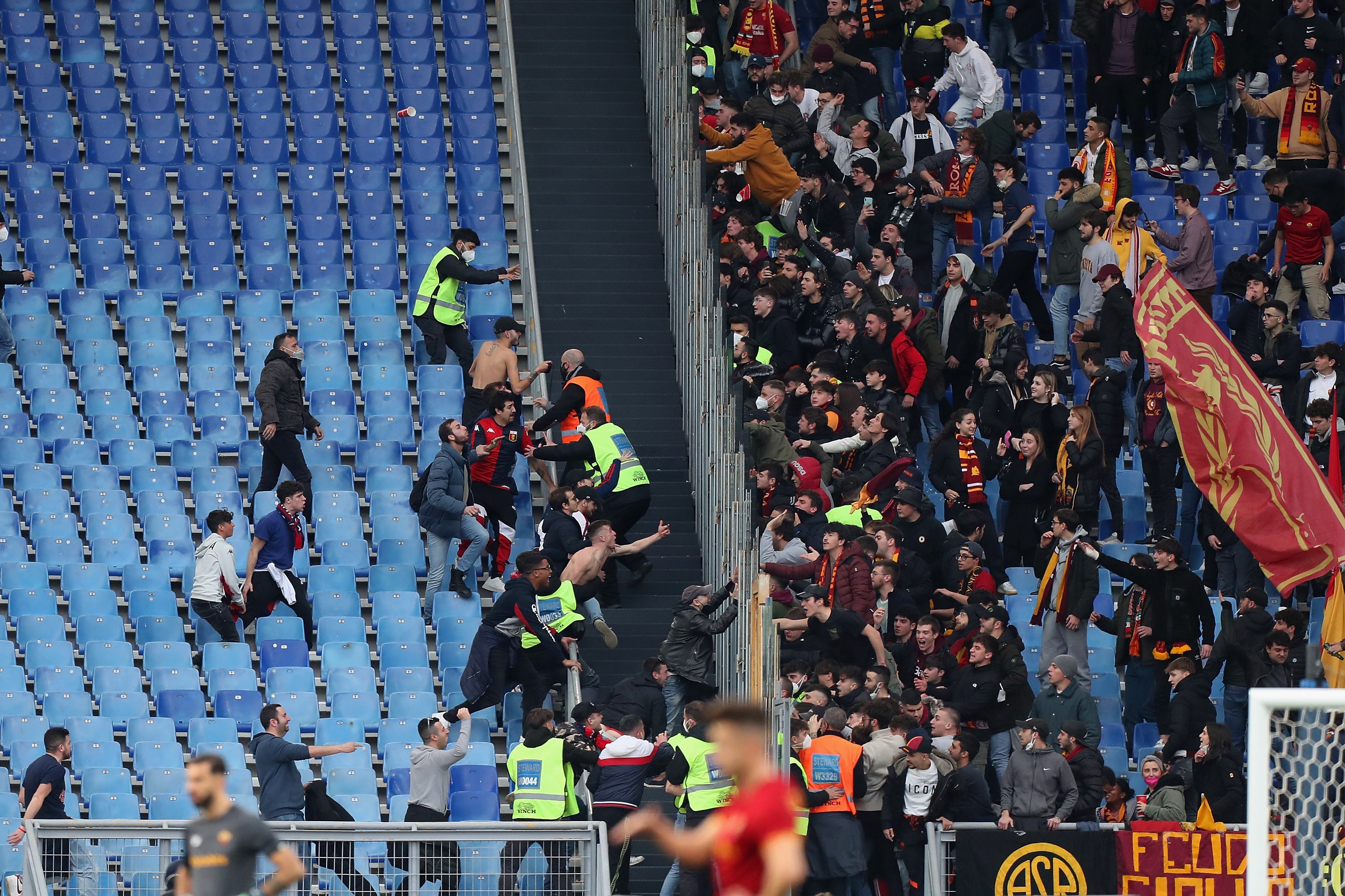 Futebol na Itália enfrenta aumento da violência e racismo
