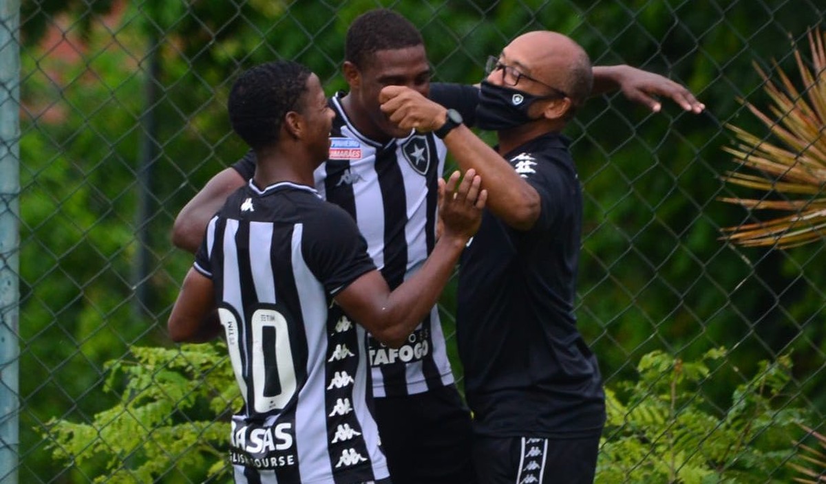 Botafogo vence o Sport e se mantém vivo na briga pela classificação no ...