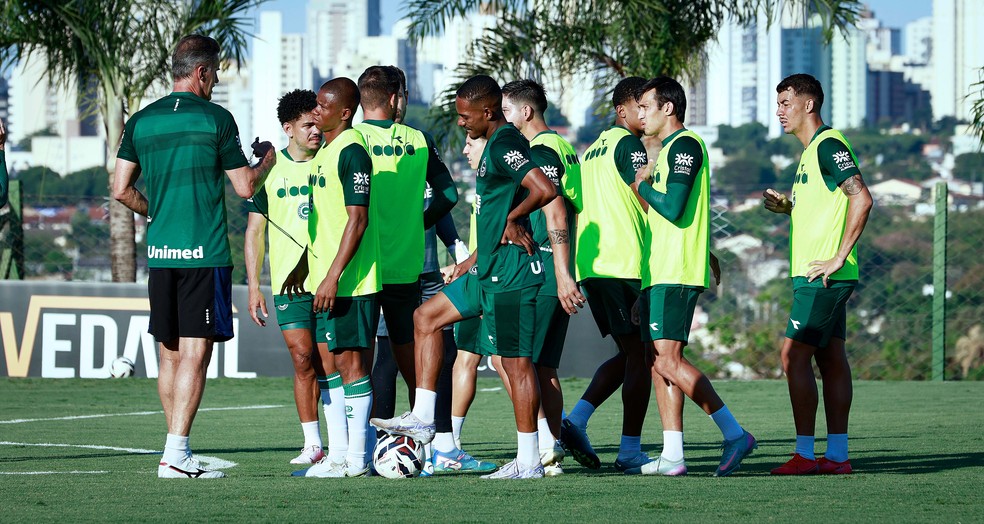 Goiás amplia vantagem dentro do G-4 — Foto: Rosiron Rodrigues / Goiás E.C.