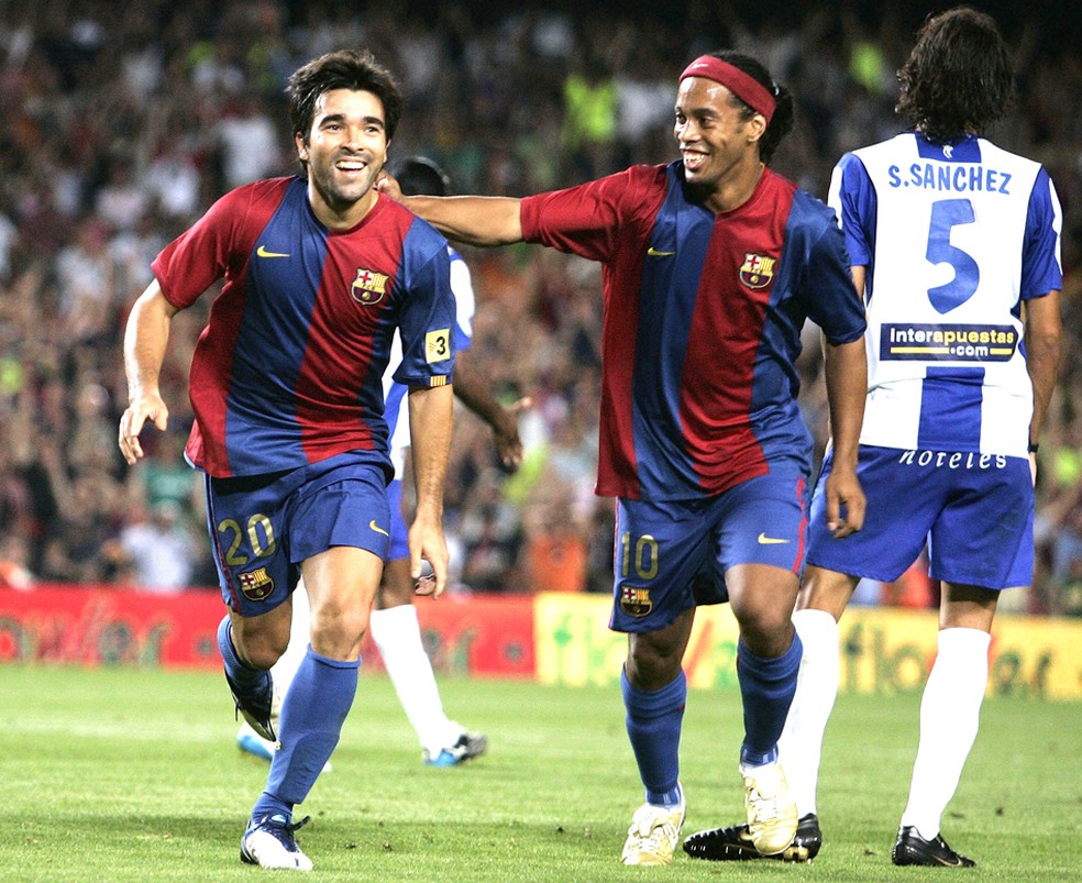 Deco formou dupla de destaque com Ronaldinho Gaúcho no Barcelona — Foto: Getty Images