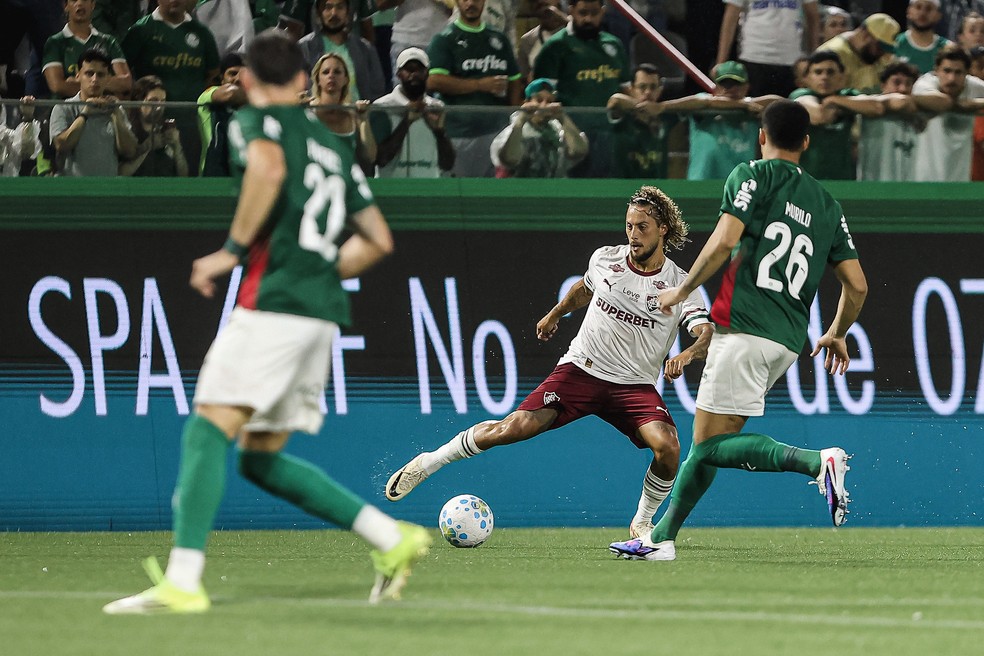 Guga brilha em 2026 e disputa acirrada a titularidade no Fluminense