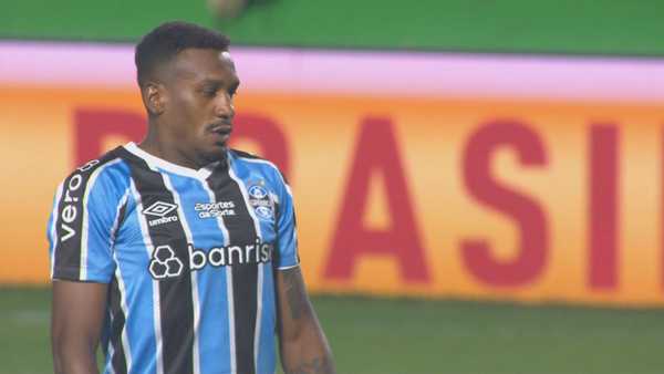 Edenilson reconhece falha em cobrança de pênalti decisivo pelo Grêmio