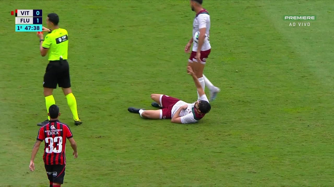 Igor Rabello, do Fluminense, manda mensagem ao árbitro após expulsão: 