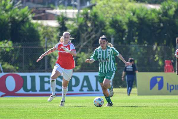 Uruguaias Decidem Semifinais do Gauchão Feminino; Grêmio Goleia e Inter Avança.
