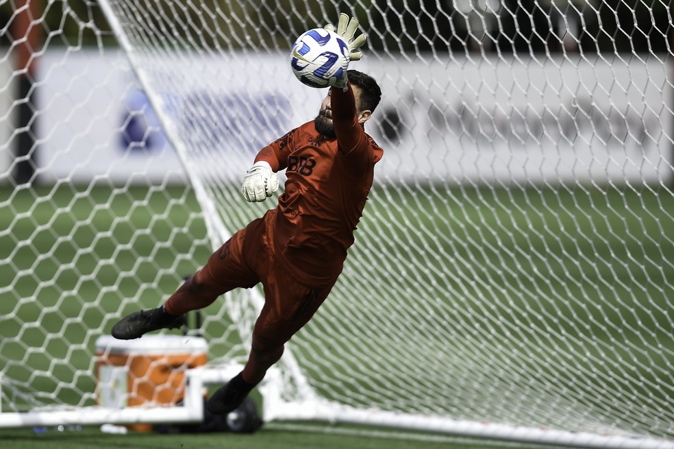 Matheus Cunha em treino do Flamengo — Foto: Marcelo Cortes /CRF