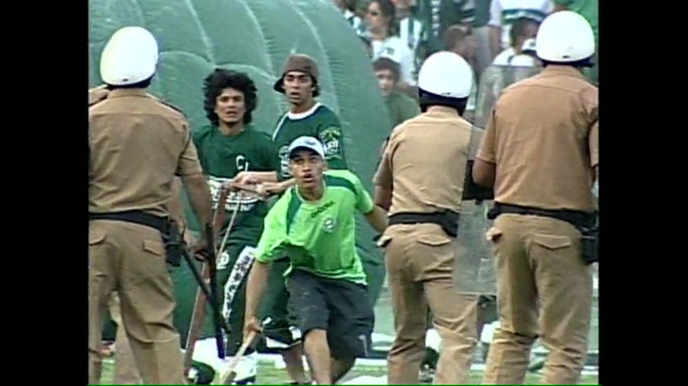 Coritiba x Fluminense no Couto Pereira — Foto: reprodução/RPCTV