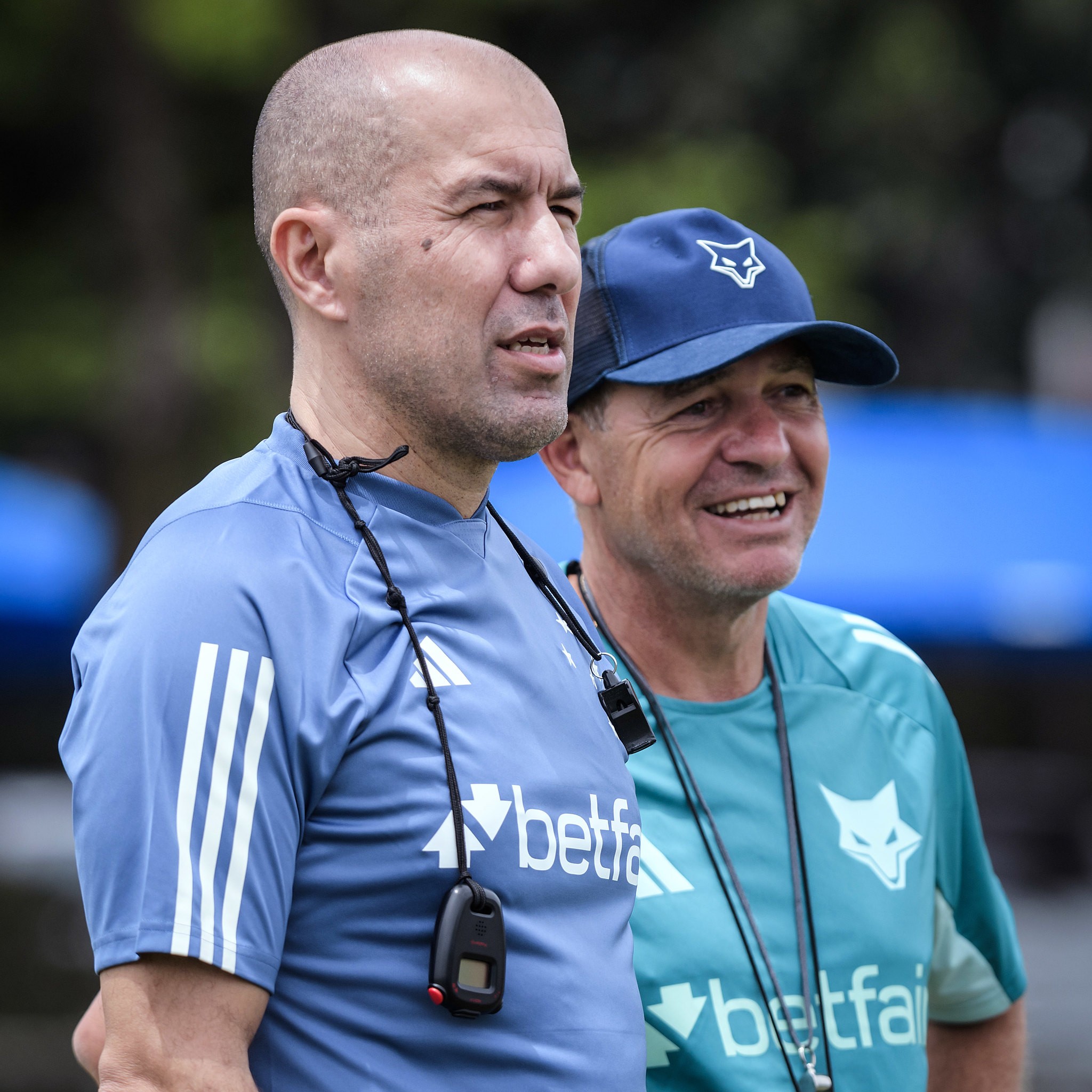 Leonardo Jardim e sua comissão: conheça os novos auxiliares que reforçam o Flamengo