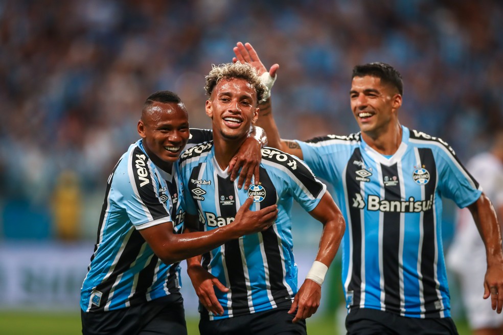 Campaz, Bitello e Suárez no Grêmio — Foto: Lucas Uebel/Grêmio FBPA