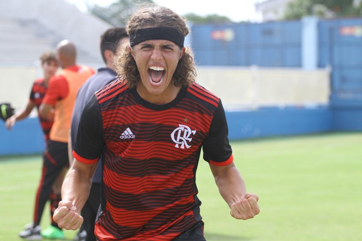 Jovem talento do Flamengo Khauan Schlickmann é transferido para Emirados Árabes