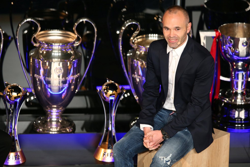 Iniesta é um dos grandes nomes da história do Barcelona — Foto: Albert Gea/Reuters