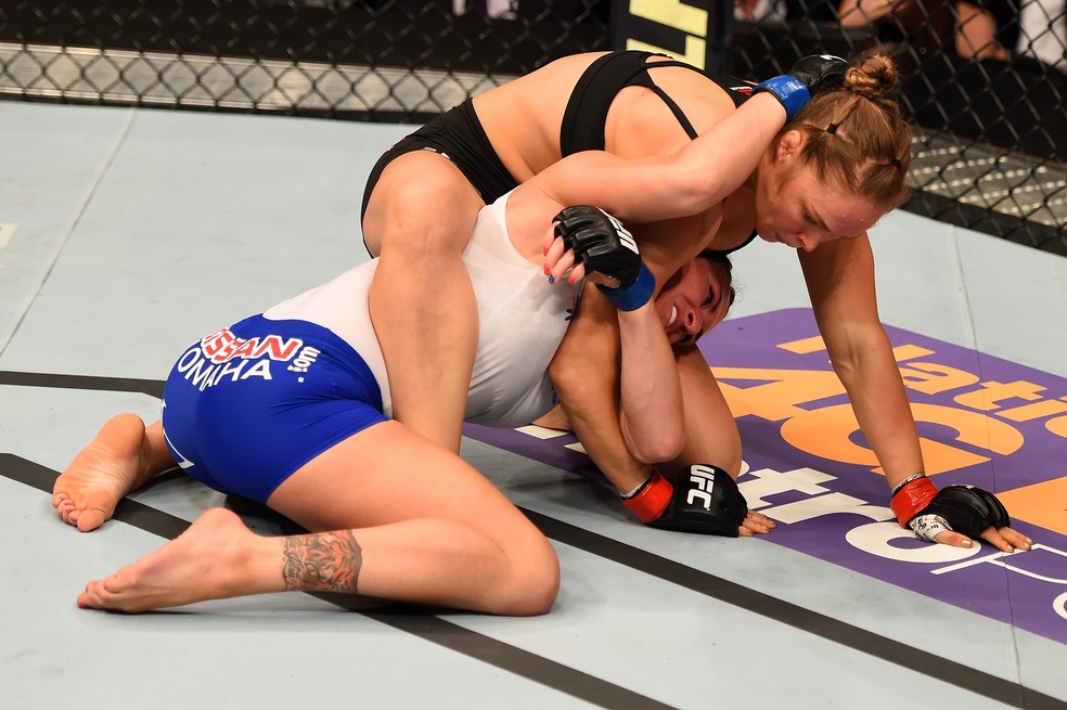 Ronda Rousey Cat Zingano UFC 184 — Foto: Getty Images