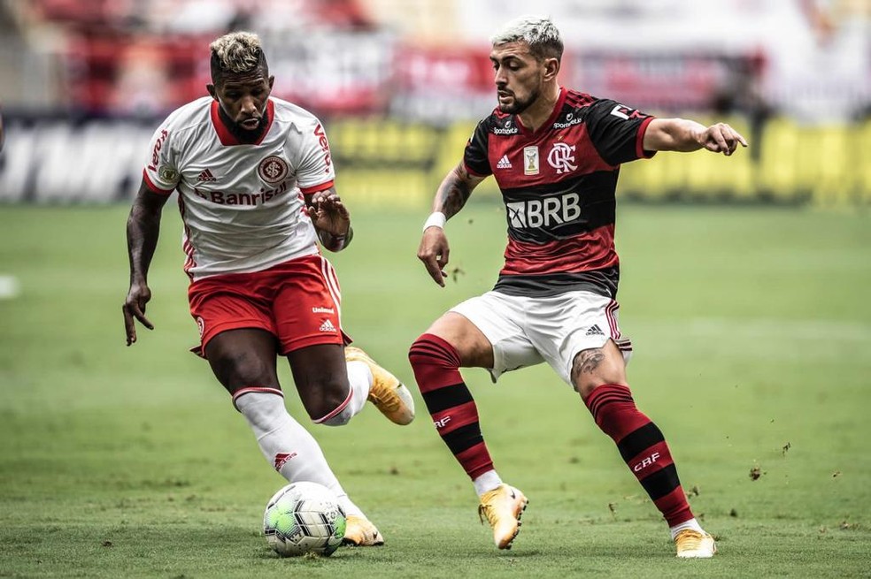 Rodinei se reapresenta ao Flamengo após empréstimo ao Internacional -  02/06/2021 - UOL Esporte