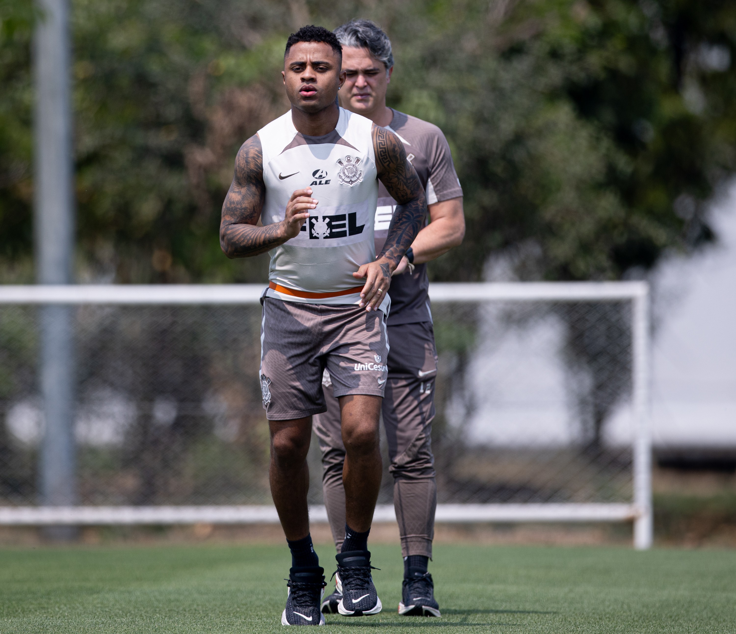 Corinthians dispensa fisioterapeuta da gestão de Augusto Melo.
