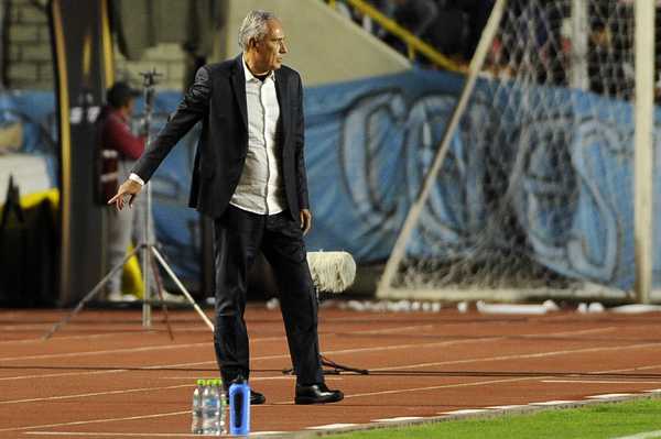 Tite repetiu escalação no Flamengo em 2021? Confira análise sobre a equipe.