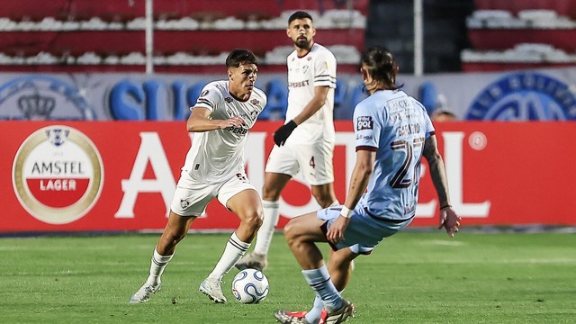 Bernal, em Bolívar x Fluminense, pela Libertadores
