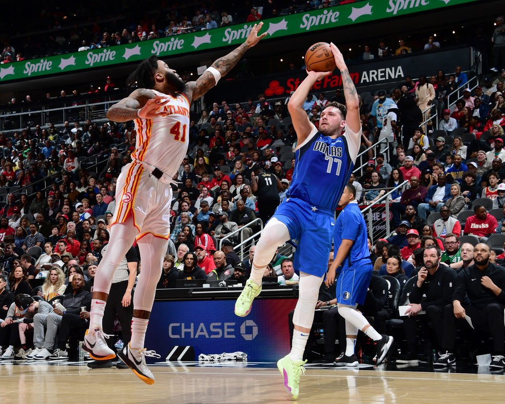 Luka Doncic tem jogo de 73 pontos na NBA — Foto: Scott Cunningham/NBAE via Getty Images