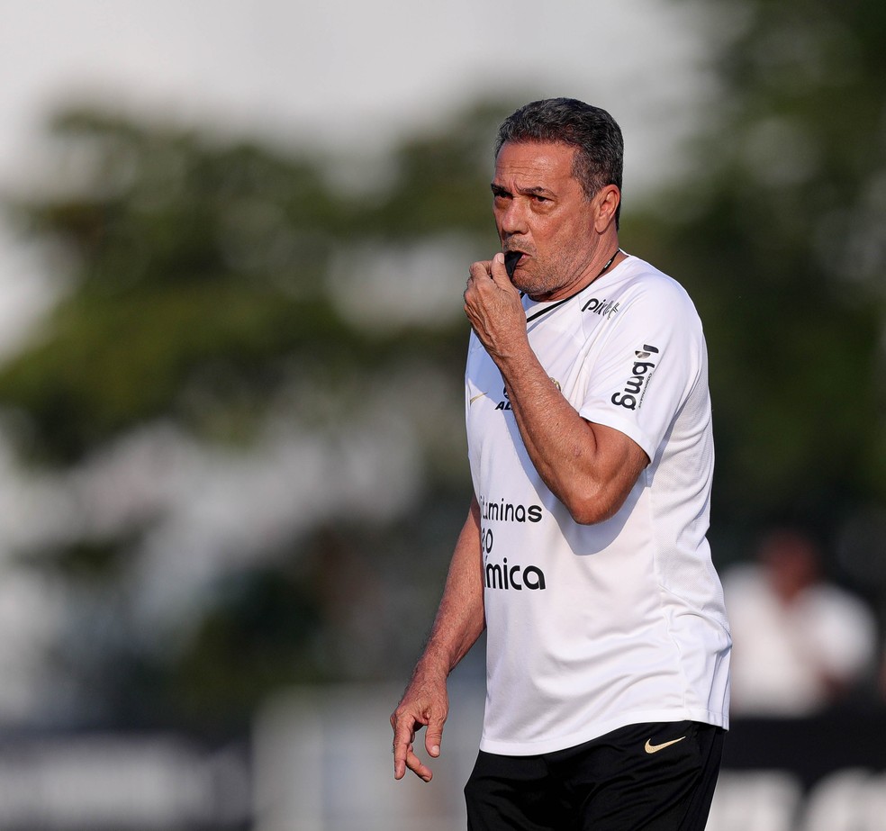Luxemburgo teve um único treino com titulares antes de enfrentar o Botafogo — Foto: Rodrigo Coca/Agência Corinthians