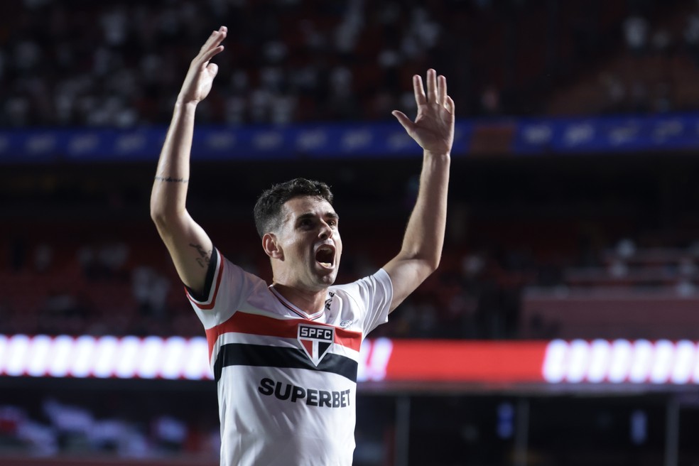 Oscar comemora gol do São Paulo contra o Mirassol — Foto: Marcello Zambrana/AGIF
