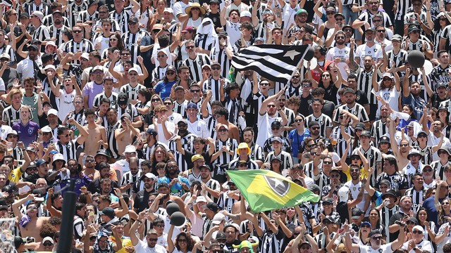 Torcida do Botafogo comemora classificação na Copa do Mundo de Clubes