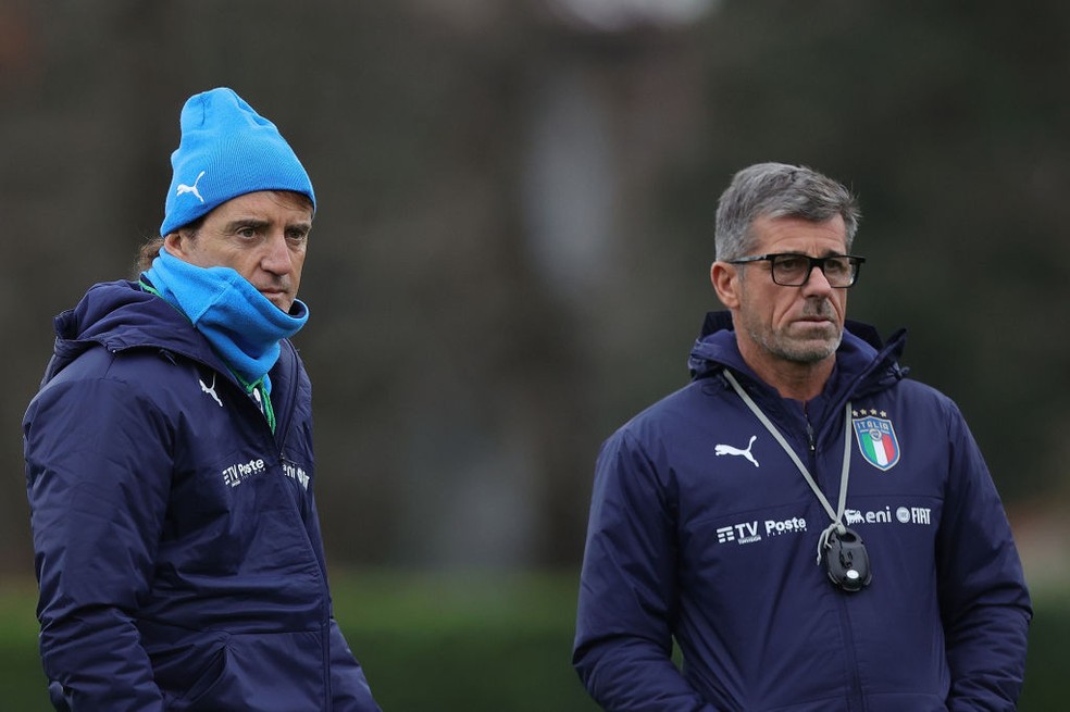 Alberico Evani (dir) é auxiliar técnico de Roberto Mancini, antes na Itália, agora na Arábia Saudita — Foto: Getty Images