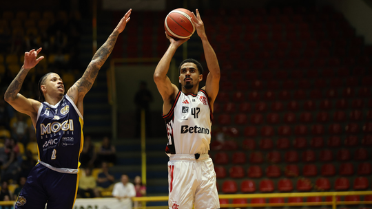 Alexey decide no fim, Flamengo vence o Mogi e mantém os 100% - Foto: (Willian Oliveira)
