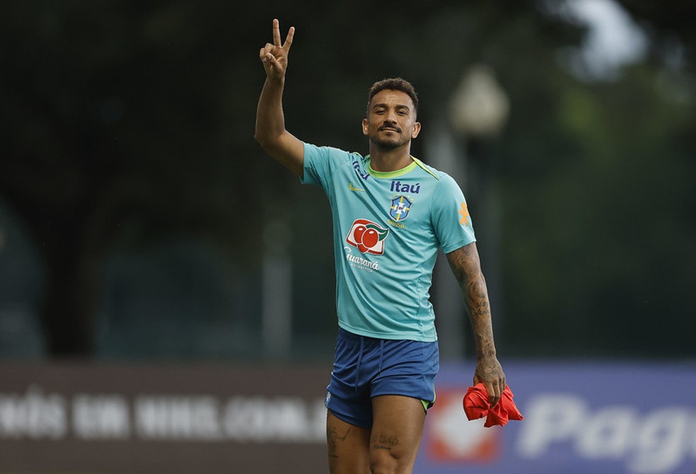 Danilo, de 32 anos, é titular da seleção brasileira — Foto: Rafael Ribeiro / CBF