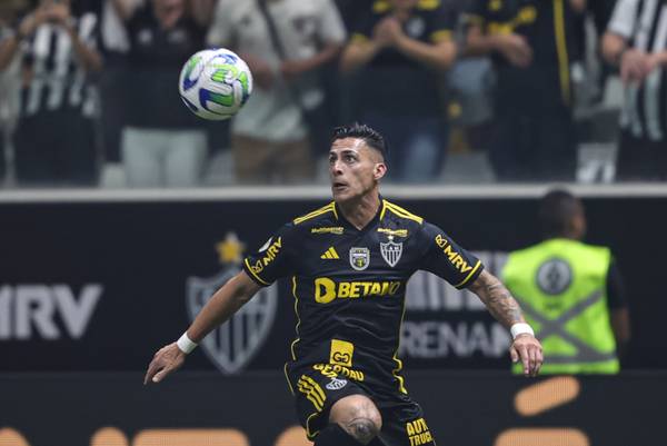 Auxiliar de Renato enaltece qualidade de Pavón, possível reforço promissor para Grêmio.