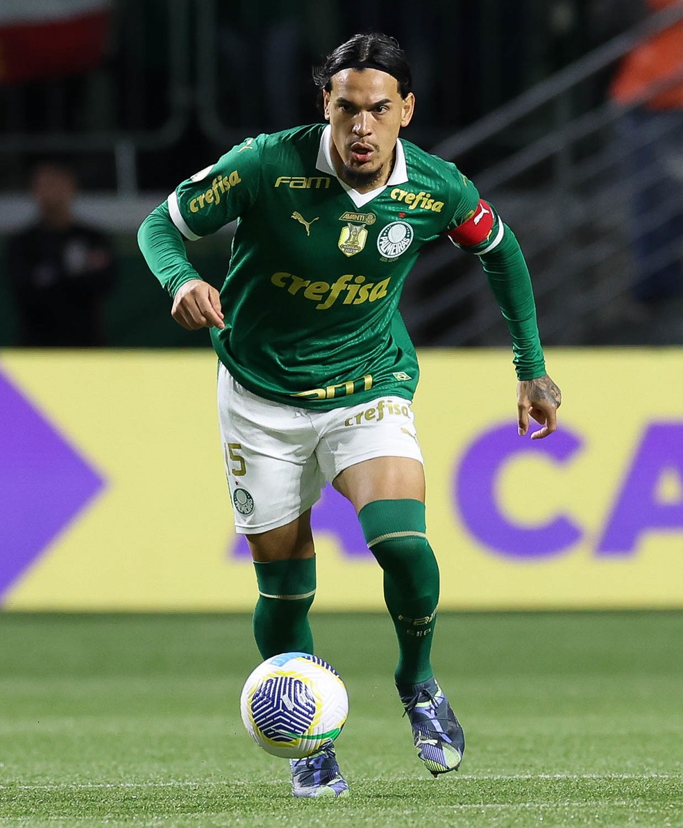 Gustavo Gómez durante a partida entre Palmeiras e Grêmio — Foto: Cesar Greco