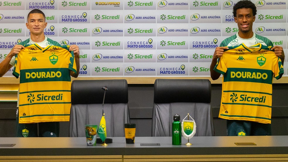 Marlon e João Araújo apresentados no Cuiabá — Foto: AssCom Dourado