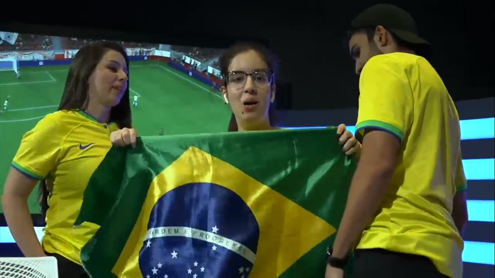 Cecilia comemora o título da primeira Copa do Mundo Feminina de FIFA 23 — Foto: Reprodução