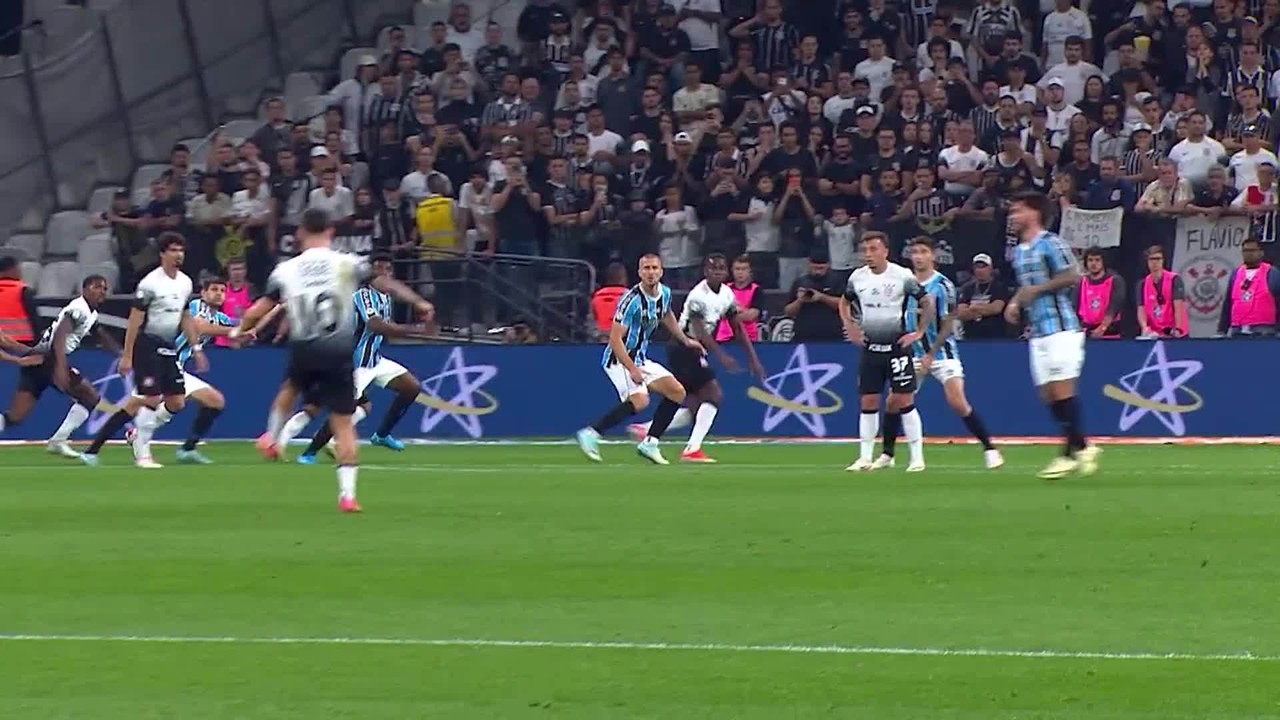 Confira a análise do VAR do lance do pênalti marcado para o Corinthians contra o Grêmio