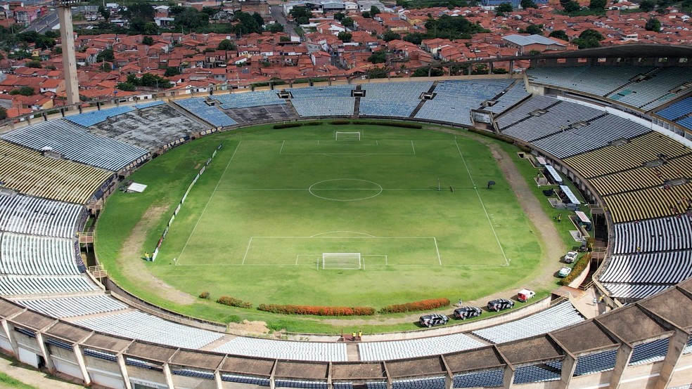 Estádio Albertão, em Teresina — Foto: Elbert Ribeiro/Rede Clube