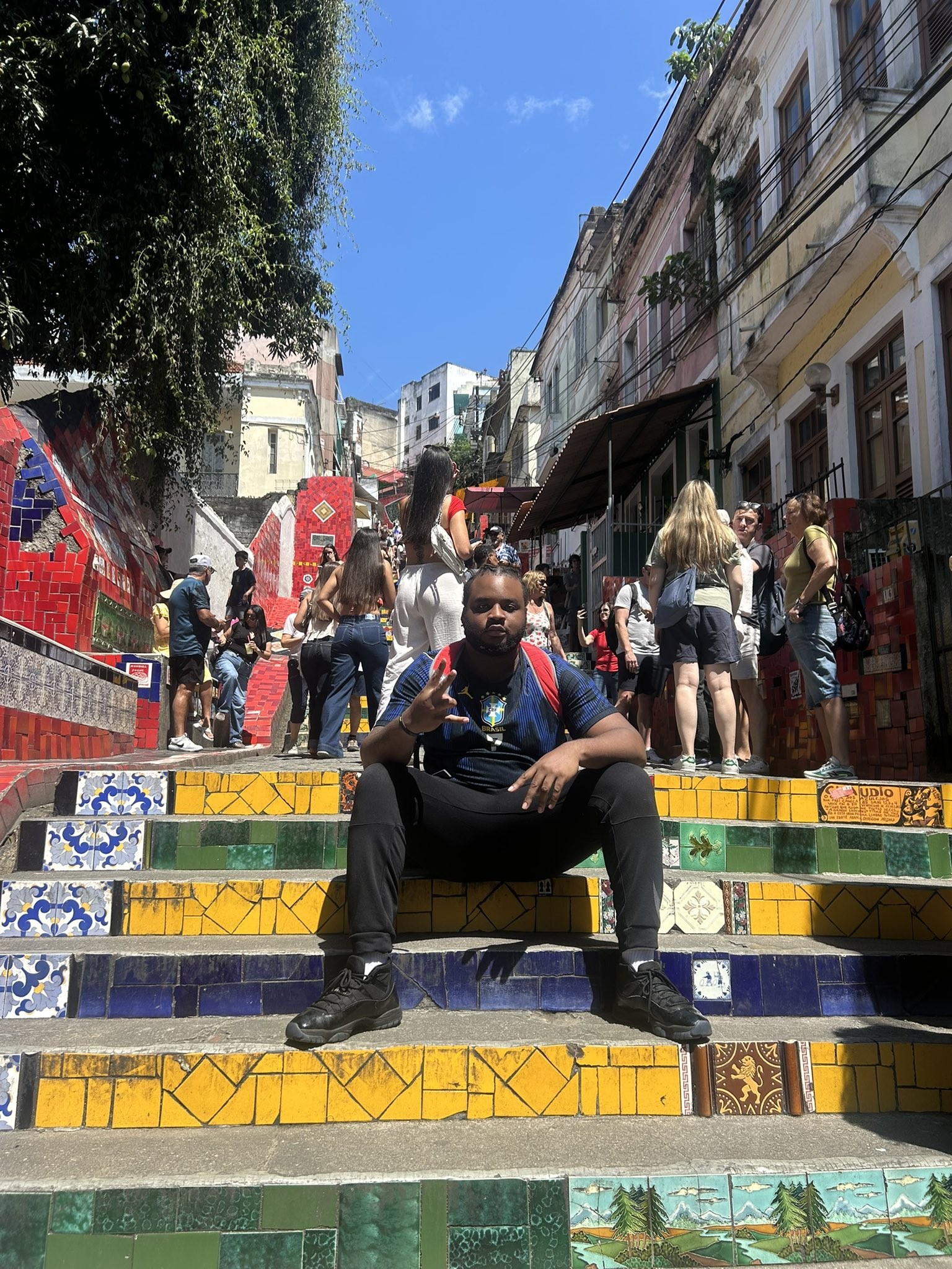 Moto-táxi, churrasco, caipirinha... fã americano da NFL relata choque cultural no Rio e diverte brasileiros