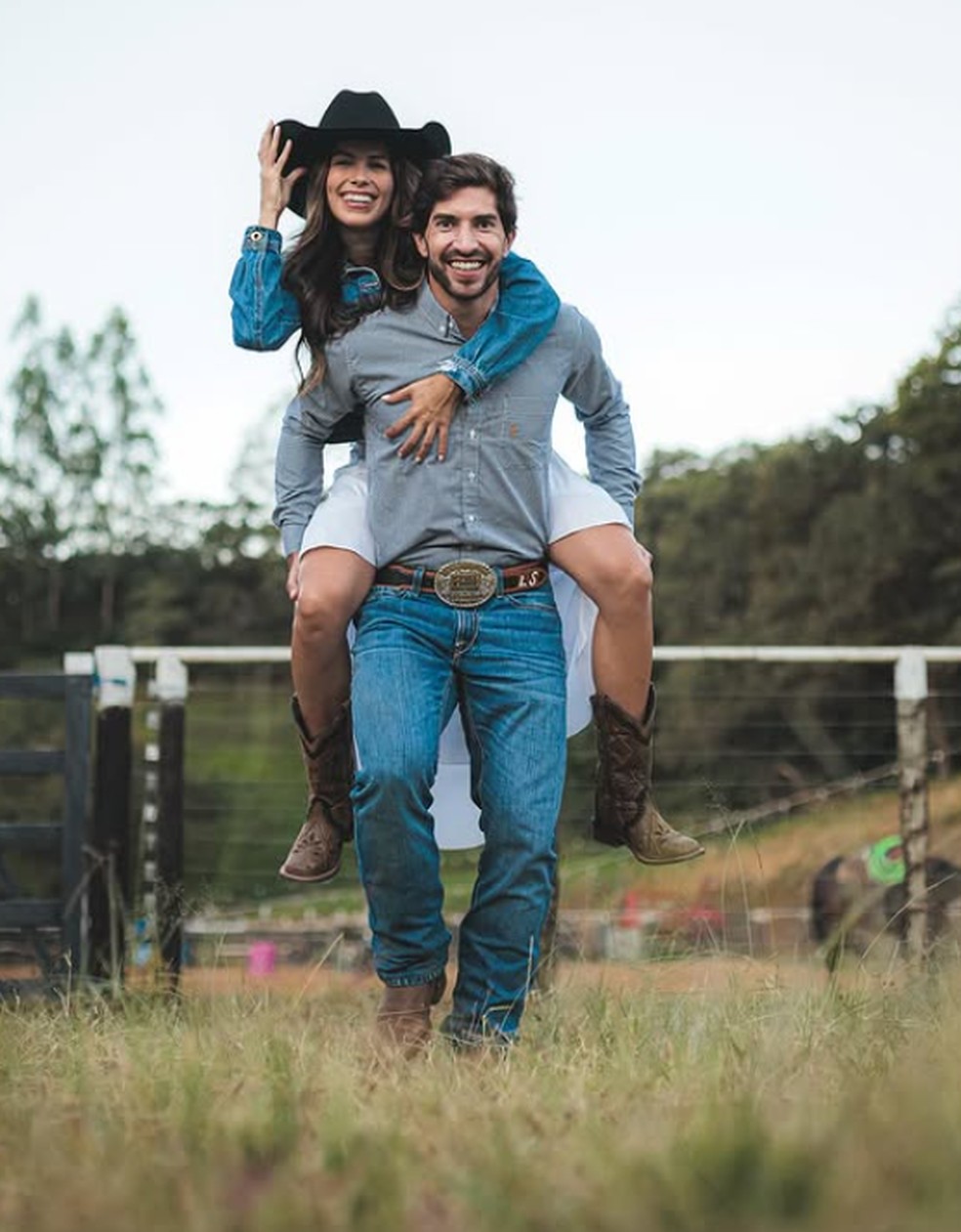 Lucas Silva e a namorada — Foto: Arquivo pessoal