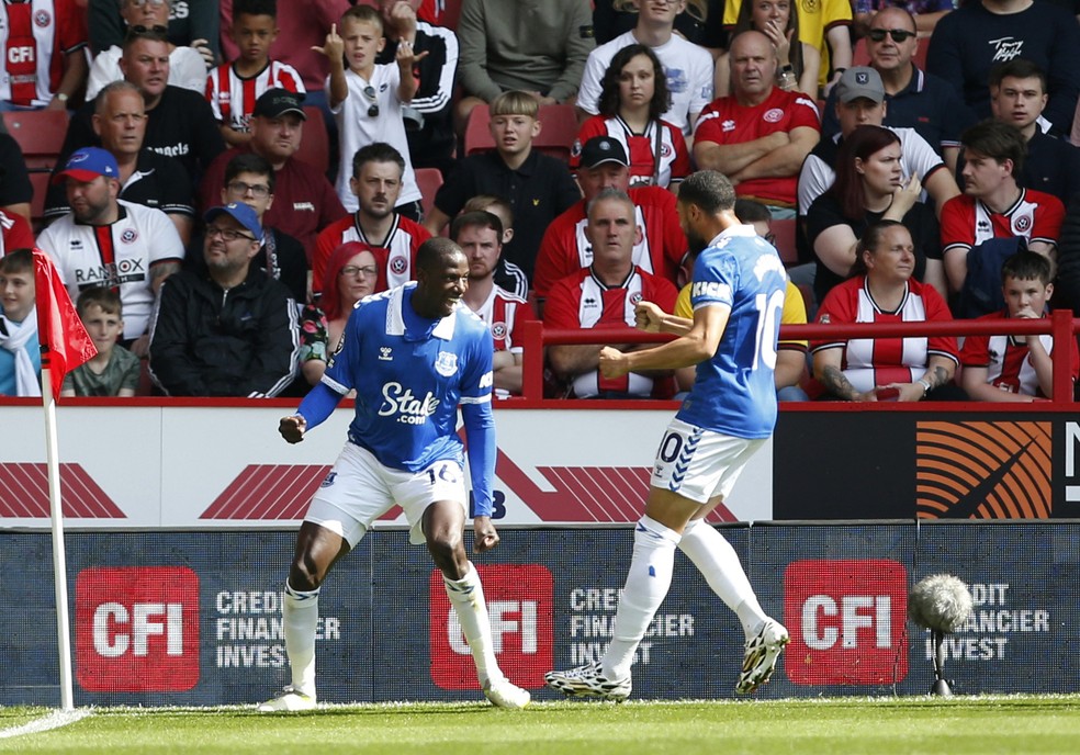 Doucoure comemora gol em jogo do Everton contra Sheffield United pela Premier League — Foto: Reuters/Ed Sykes
