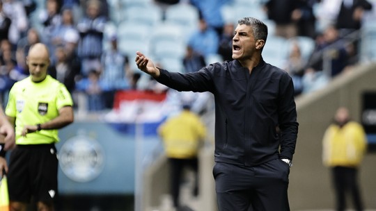 Dúvida na escalação do Vasco contra o Santa Fe