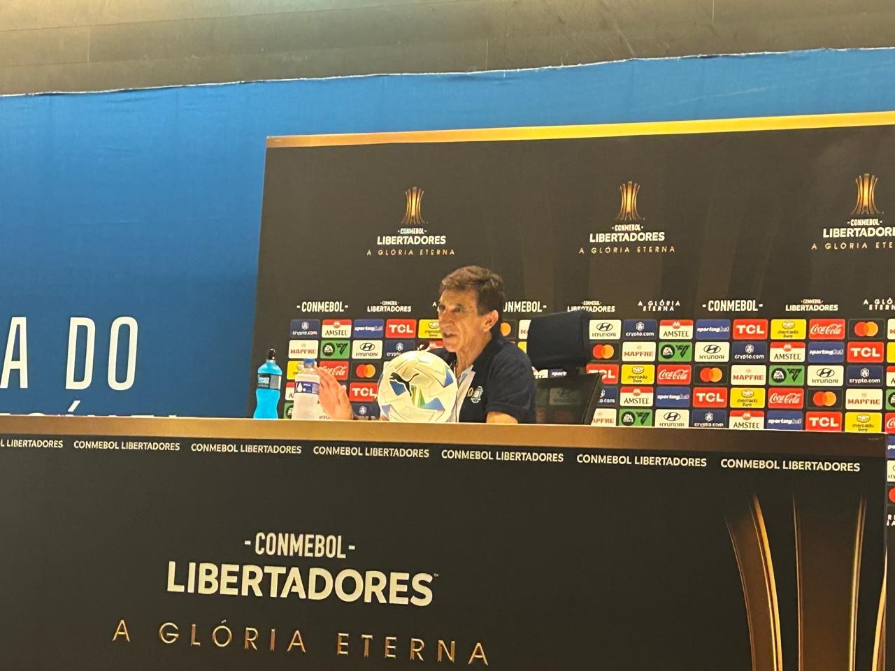 Técnico do Racing garante duelo equilibrado com Flamengo e afirma: Rumo a Lima!