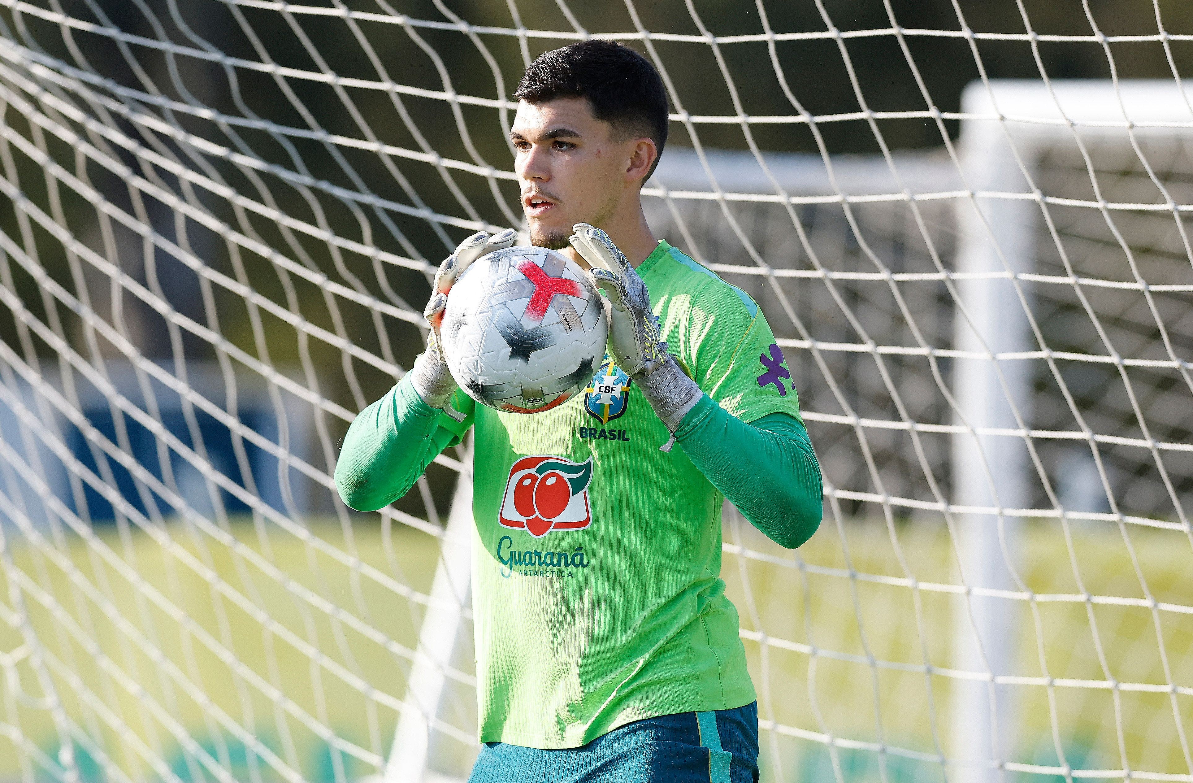 De Jairo a Morisco: Coritiba volta a ter goleiro titular da Seleção após 50 anos