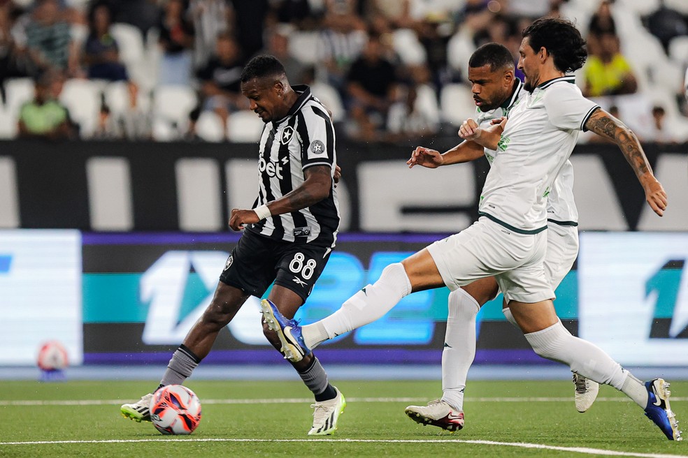 Edenílson em Botafogo x Boavista — Foto: Arthur Barreto/Botafogo