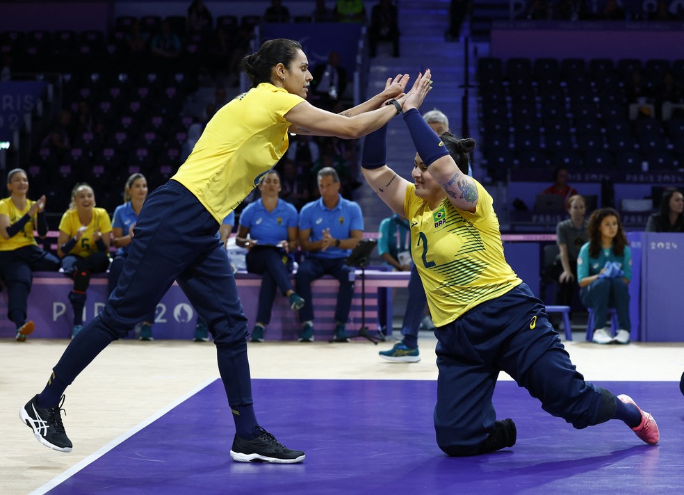 Brasil vence Ruanda na estreia do vôlei sentado feminino — Foto: REUTERS/Maria Abranches