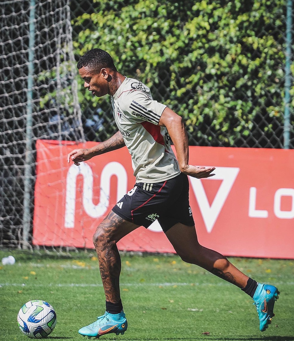 Caio Paulista em atividade no CT da Barra Funda. — Foto: Divulgação