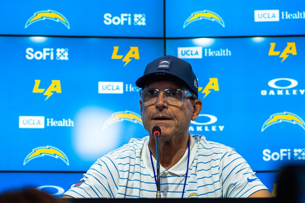 Técnico dos Chargers valoriza partida em São Paulo: "É uma honra ser selecionado este jogo"